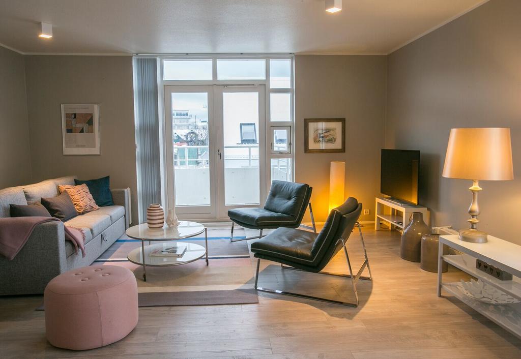 Penthouse Downtown With Free Parking Apartment Reykjavik Ngoại thất bức ảnh