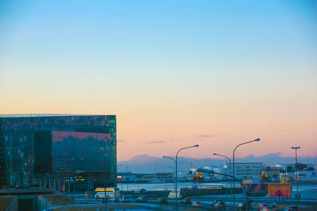Penthouse Downtown With Free Parking Apartment Reykjavik Ngoại thất bức ảnh